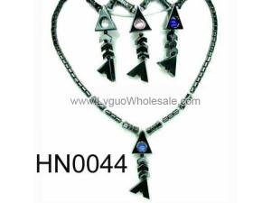 Colored Opal Beads Hematite Fish Pendant Beads Stone Chain Choker Fashion Women Necklace